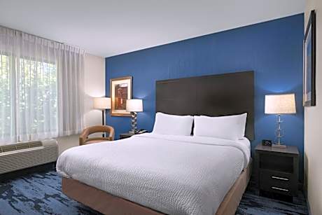 King Room with 1 King Bed