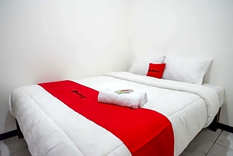 RedDoorz near GOR Jatidiri Semarang