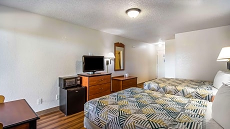 Queen Room with Two Queen Beds - Disability Access - Roll In Shower
