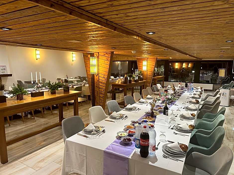 Hotel Parc Les Cigognes - Albe