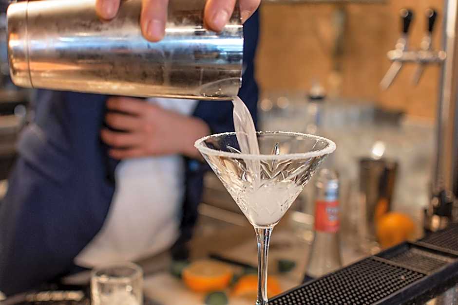 Kings Hotel First Class