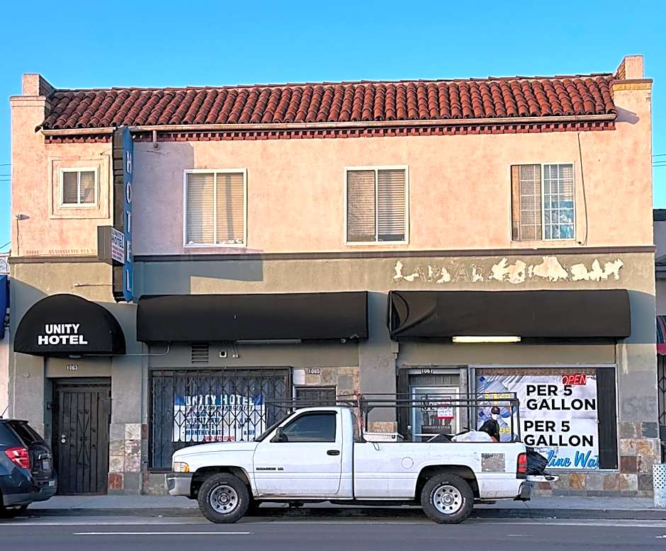 Unity Hotel - No Parking & Rooms Are Upstairs