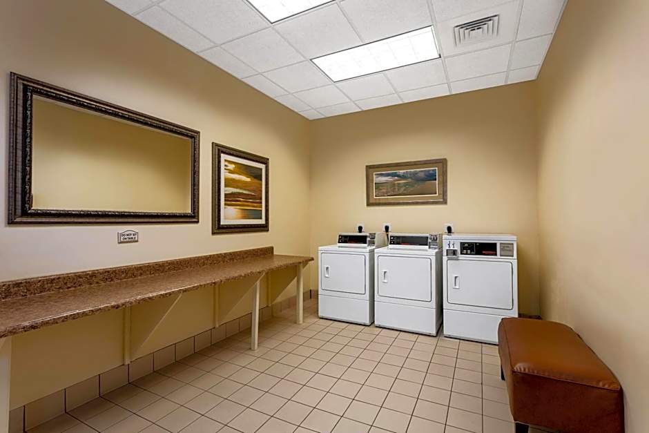 Hawthorn Extended Stay by Wyndham West Palm Beach