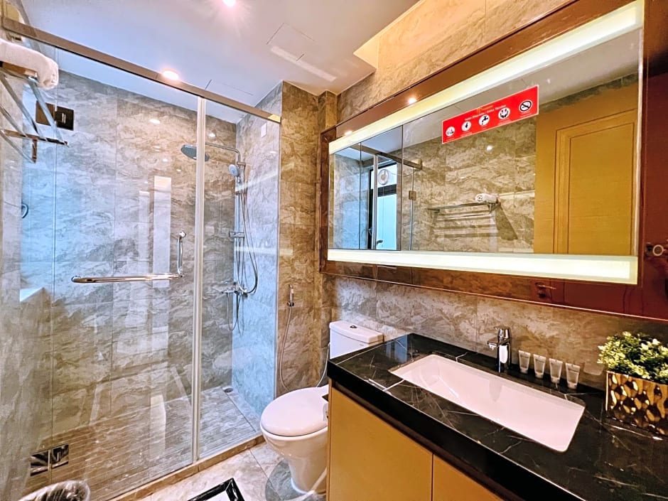 R&F PRINCESS COVE BY HOMEFORT SUITES