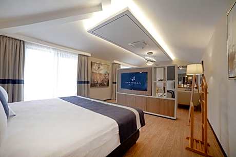 Deluxe Double Room with Balcony