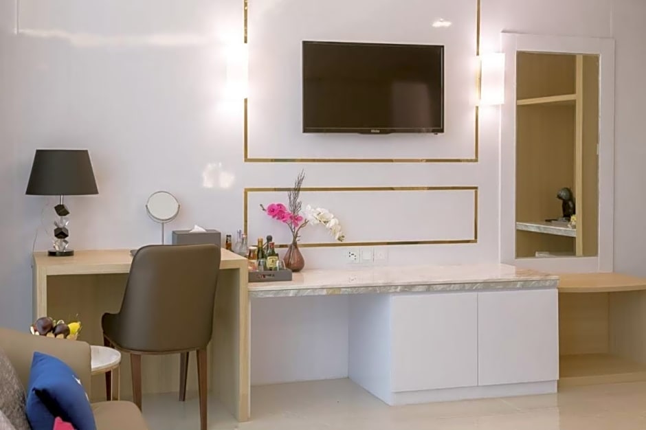 Elegant Airport Hotel