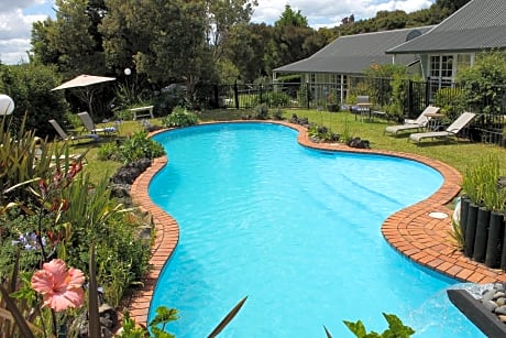 Ash Grove Boutique Motel