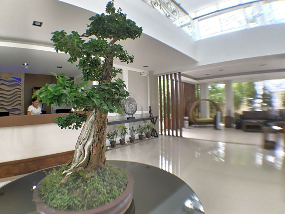 The Reef Hotel And Residences