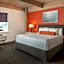 Harbor House Hotel and Marina at Pier 21