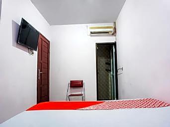 RedDoorz @ Homestay Madu Makassar