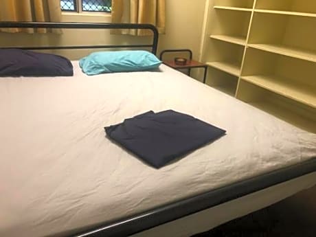 Standard Twin Room with Shared Bathroom