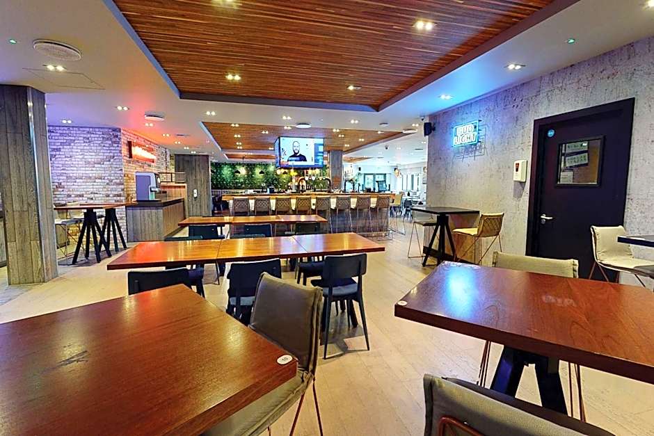 Village Hotel Manchester Bury