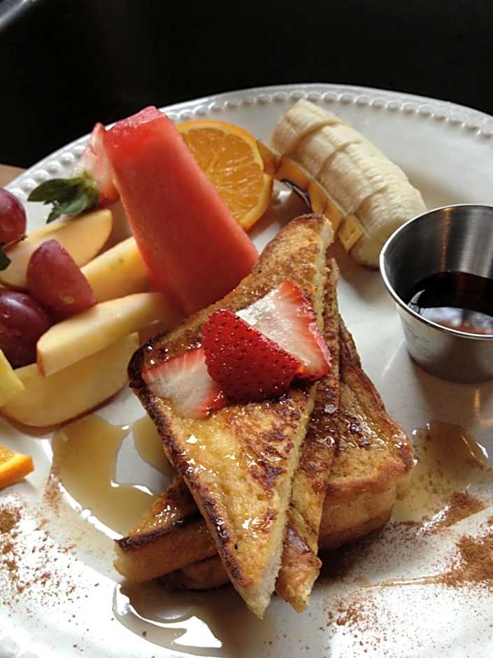 Repos & Manna Downtown Montréal