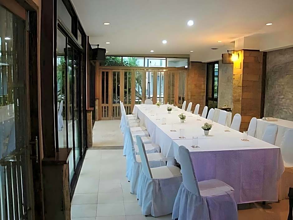 Dusit Hotel