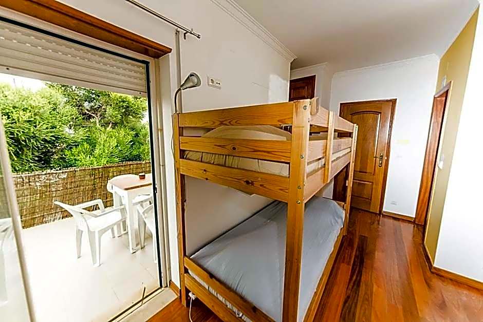 Ericeira Chill Hill Hostel & Private Rooms