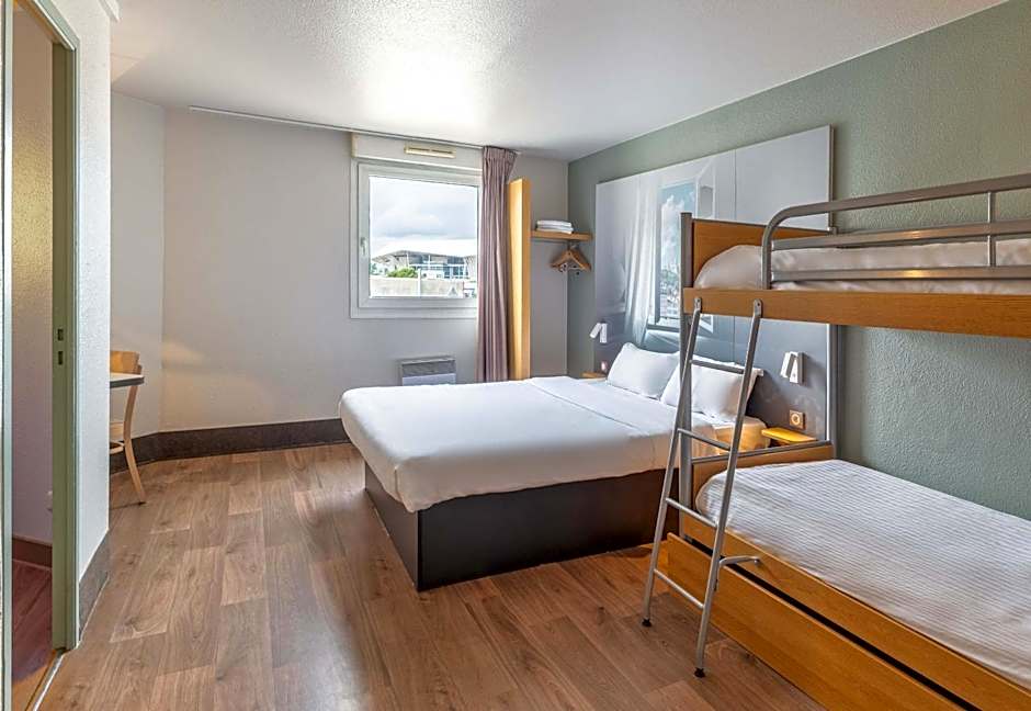 B&B Hôtel Lyon Grand Stade Meyzieu