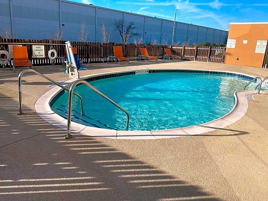 Holiday Inn Express and Suites Wylie West By IHG