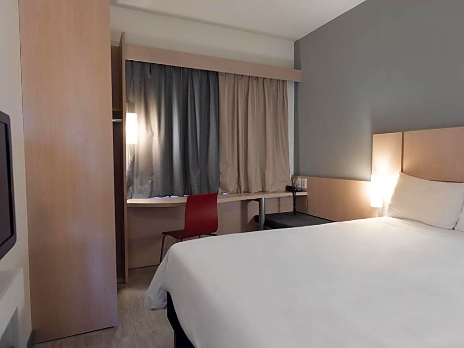 Hotel Ibis Pilar
