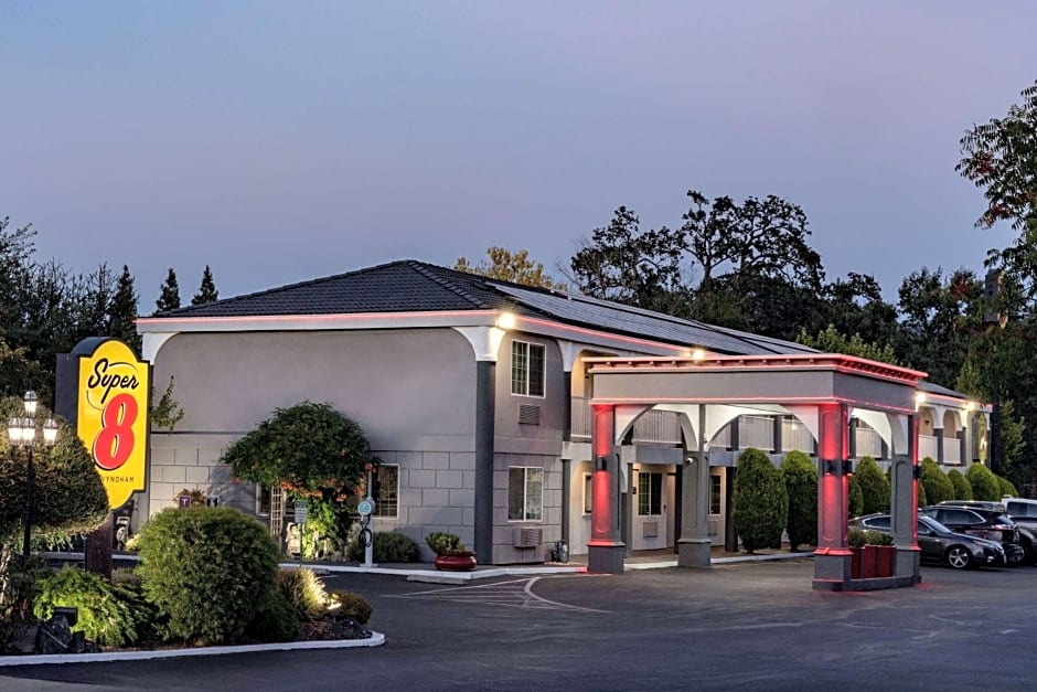 Super 8 by Wyndham Ukiah