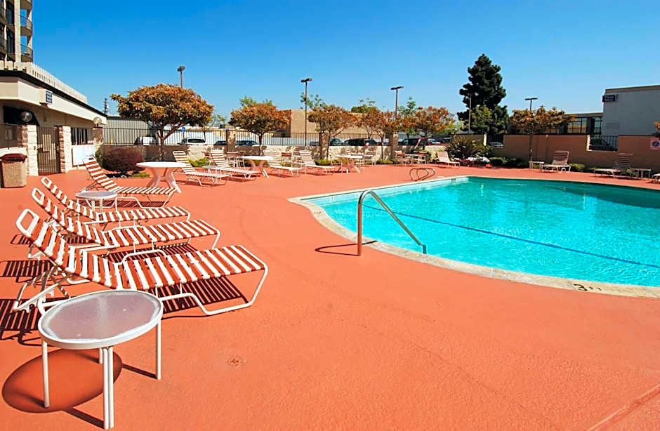 Oakland Airport Executive Hotel