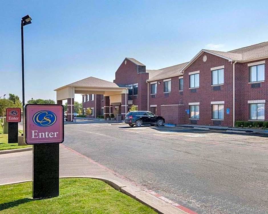 Photo 1 of 42 of Comfort Suites Plainview