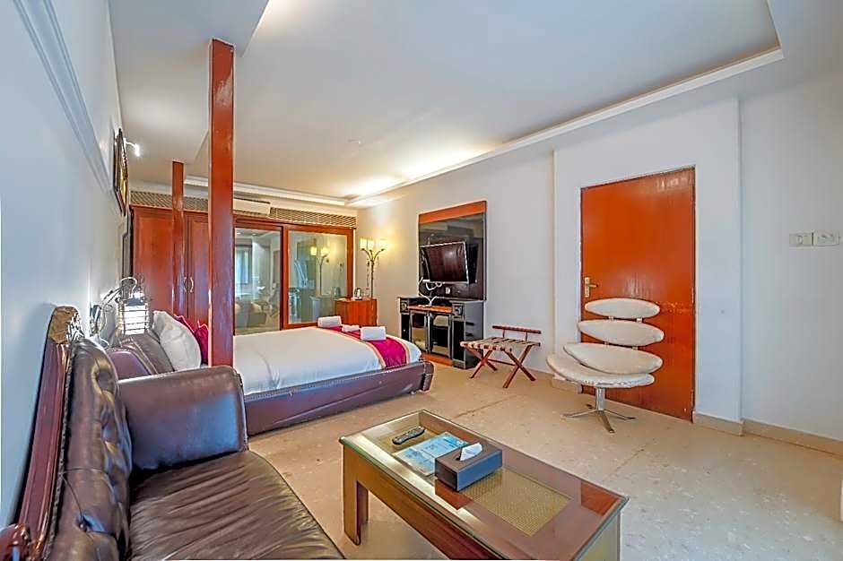 White Pearl Suites