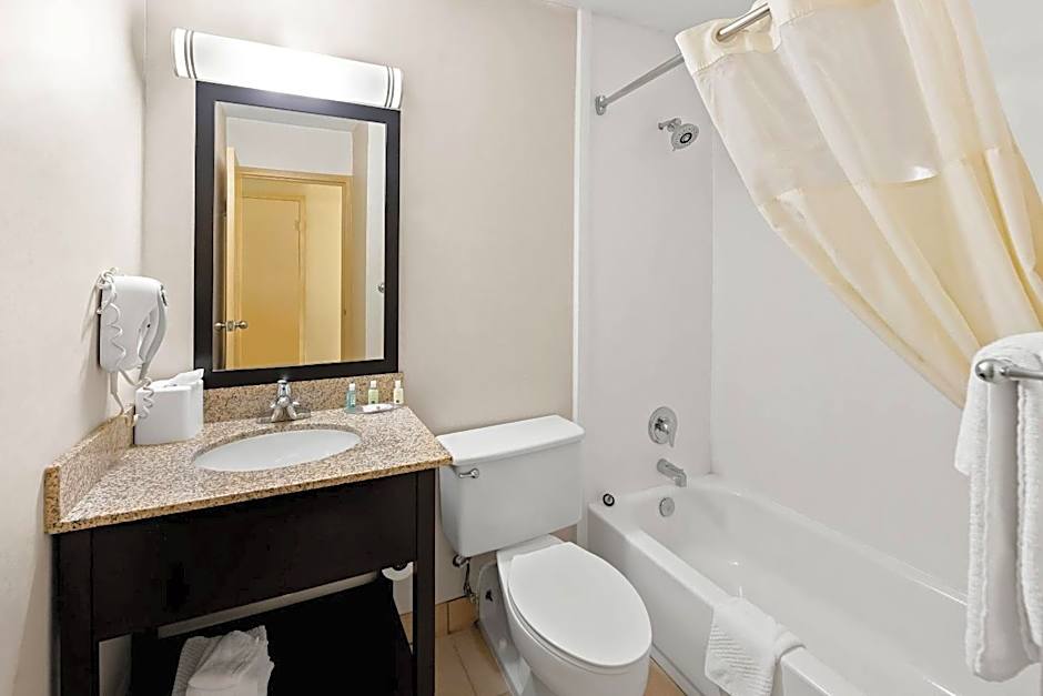 Quality Inn Dayton Airport