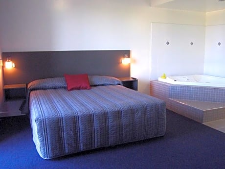 King 1 Bed Room Executive Suite