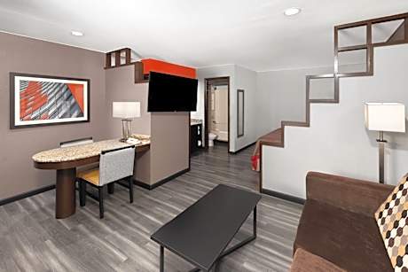 King Suite with Sofa Bed - Non-Smoking
