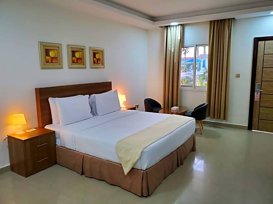 Photo 1 of 3 of Deluxe 1 King Bed
