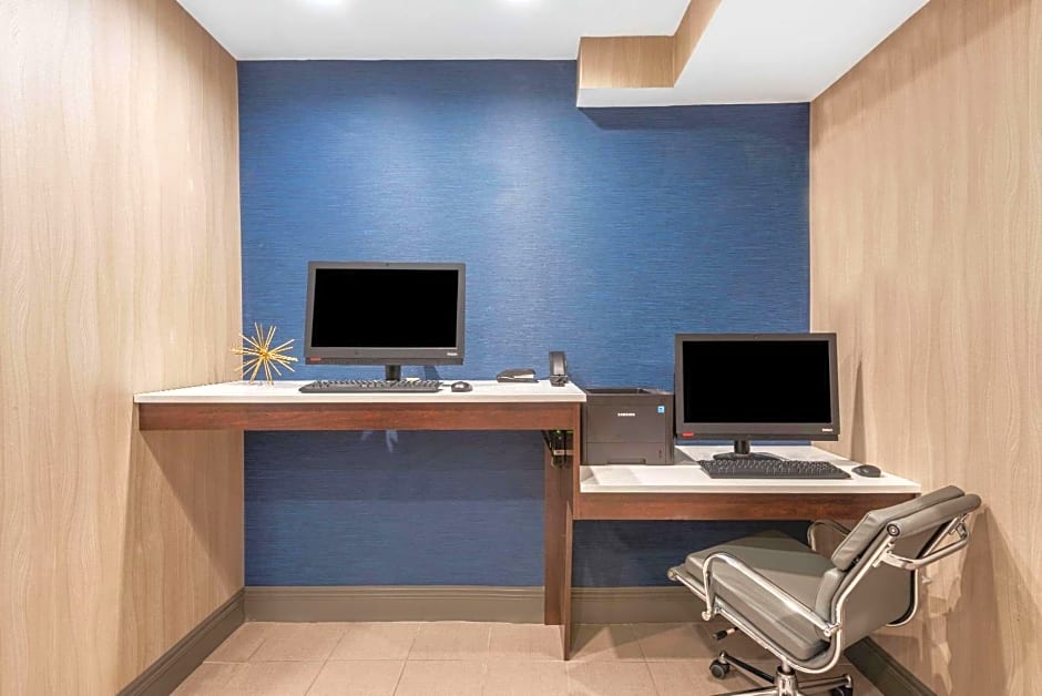 La Quinta by Wyndham Aberdeen-APG