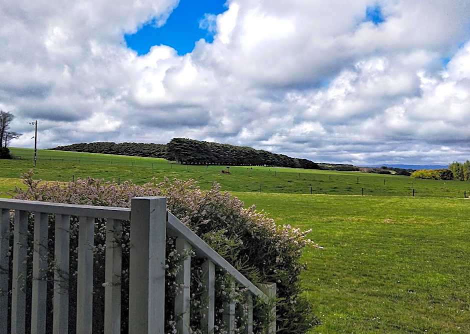 Twelve Apostles Motel & Country Retreat