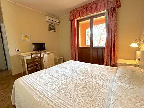 Classic Single Room with Balcony