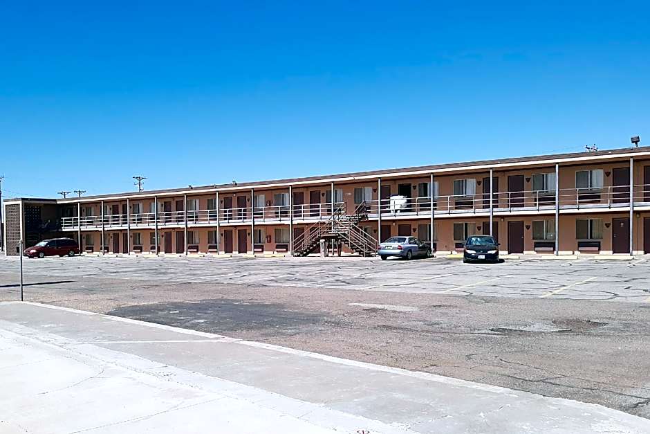 Photo 1 of 40 of OYO Hotel Kings at Clovis