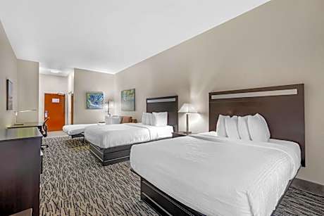 Queen Suite with Sofa Bed
