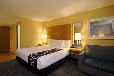Executive King Room - Non-Smoking
