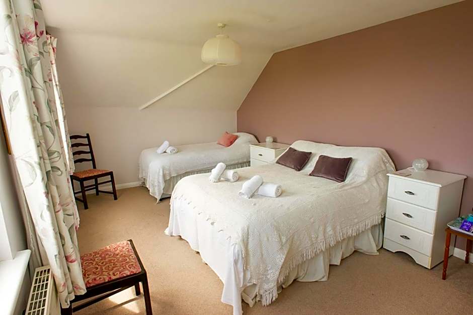 Healing Waters Sanctuary, Peaceful Retreat House, Glastonbury