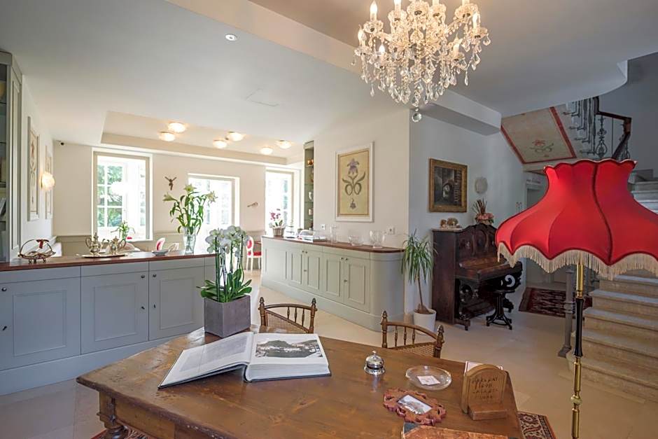 Villa Italia Luxury Suites and Apartments