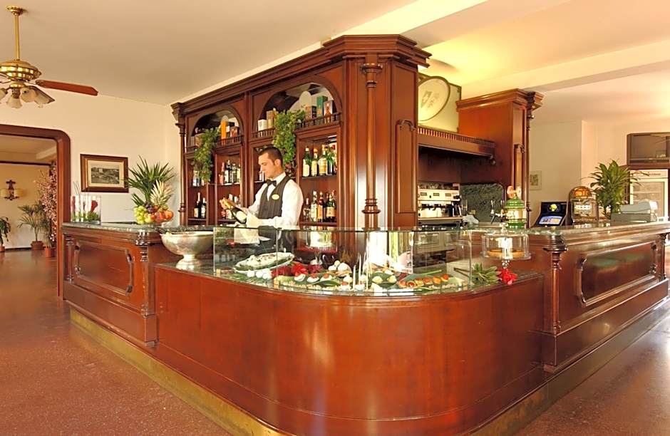 Hotel Milano Helvetia - in centro con piscina