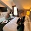 Delovely Hotel