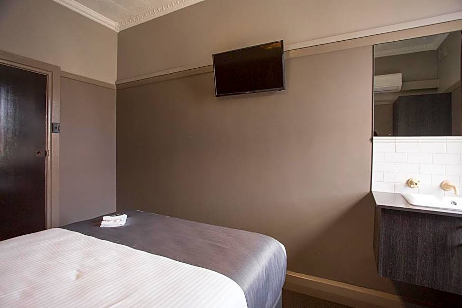 Nags Head Hotel