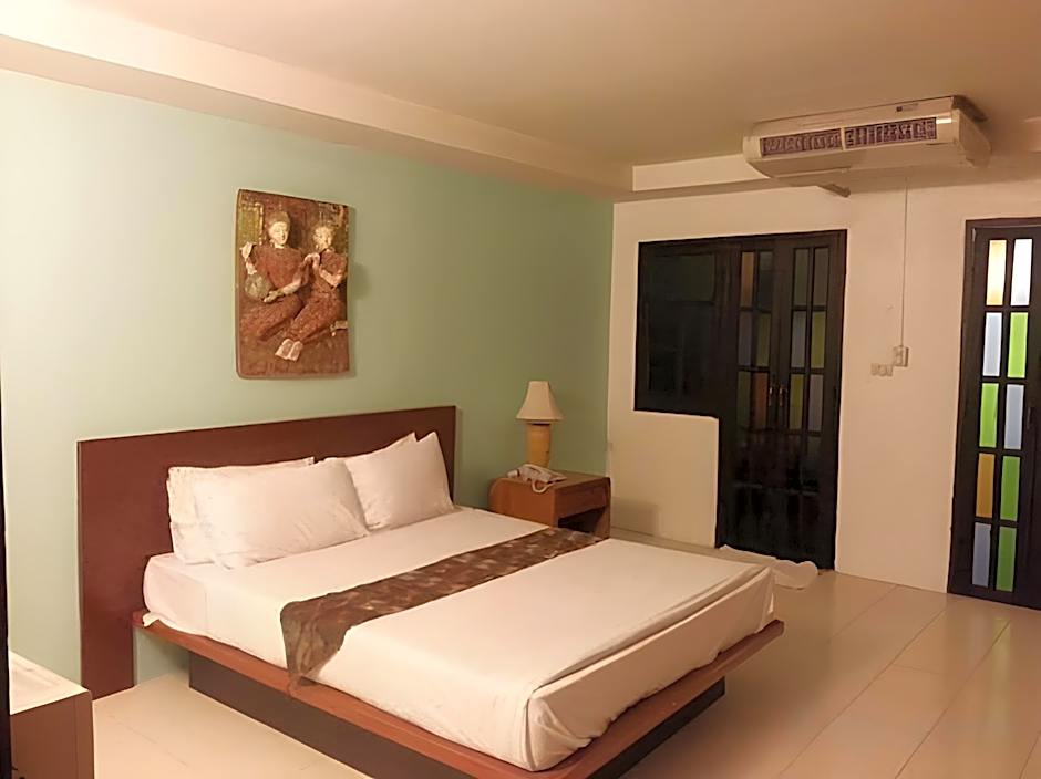 Bangkok Travel Suites Hotel