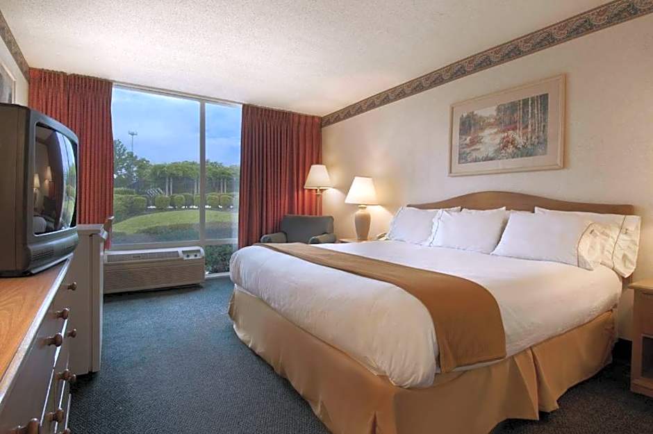 Economy Inn & Suites