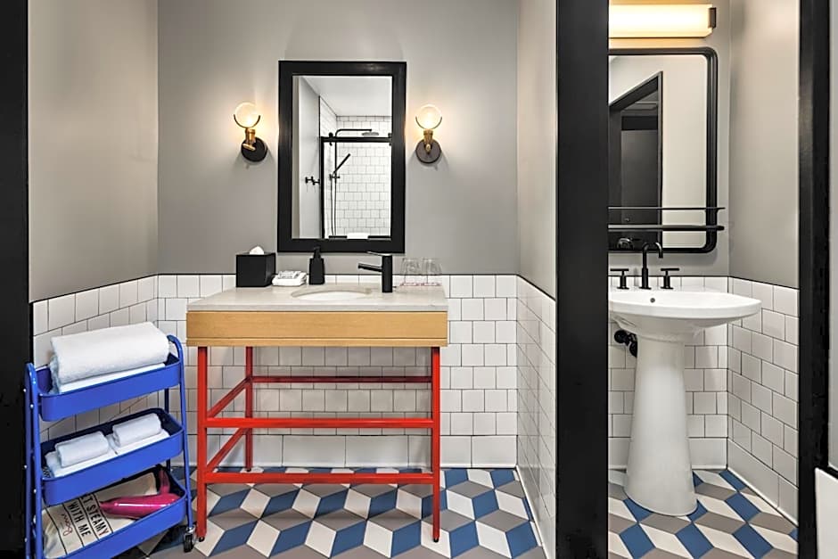 Moxy Madison Downtown