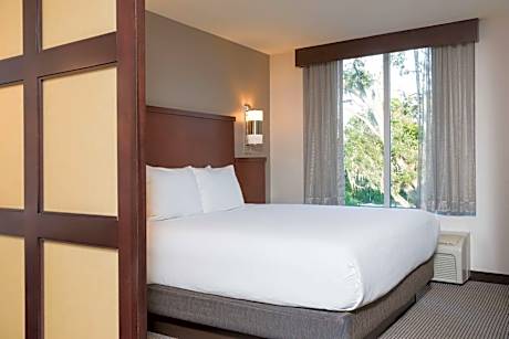 King Room with Sofa Bed and View