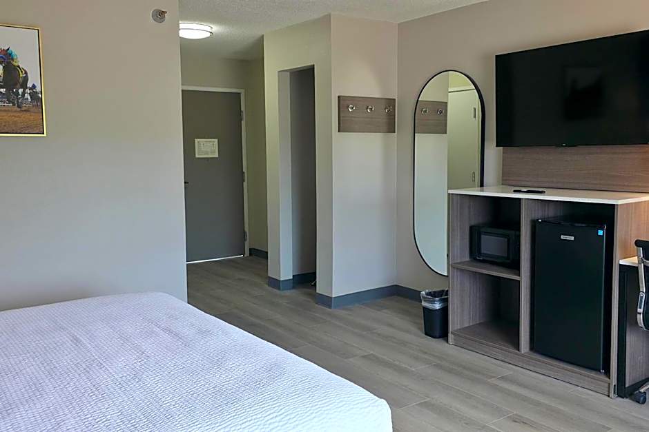 Baymont by Wyndham Louisville Southwest