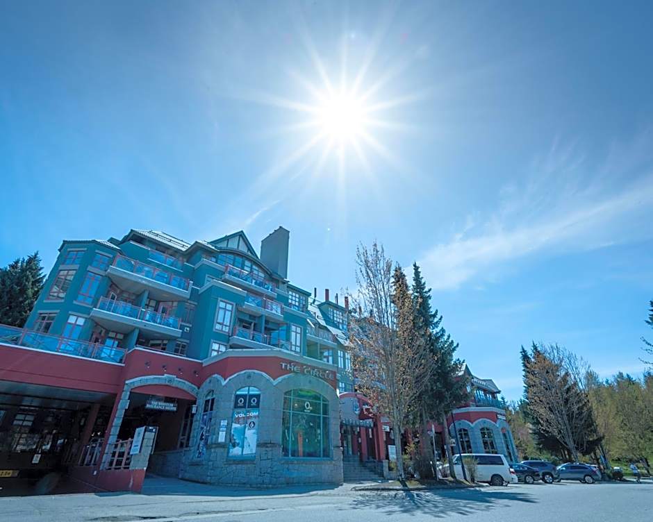 Alpenglow Lodge Sunny Studio with Sitting Area by MVA