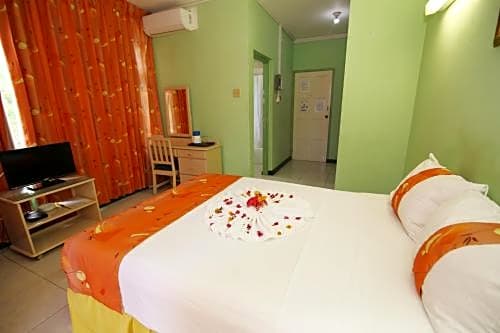 Foote Prints on the Sands Hotel