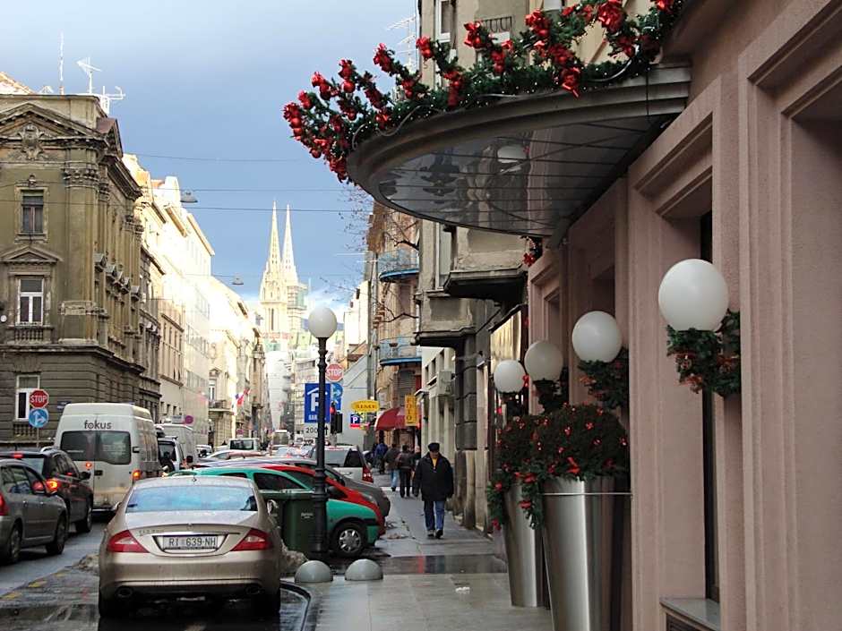 Best Western Premier Hotel Astoria