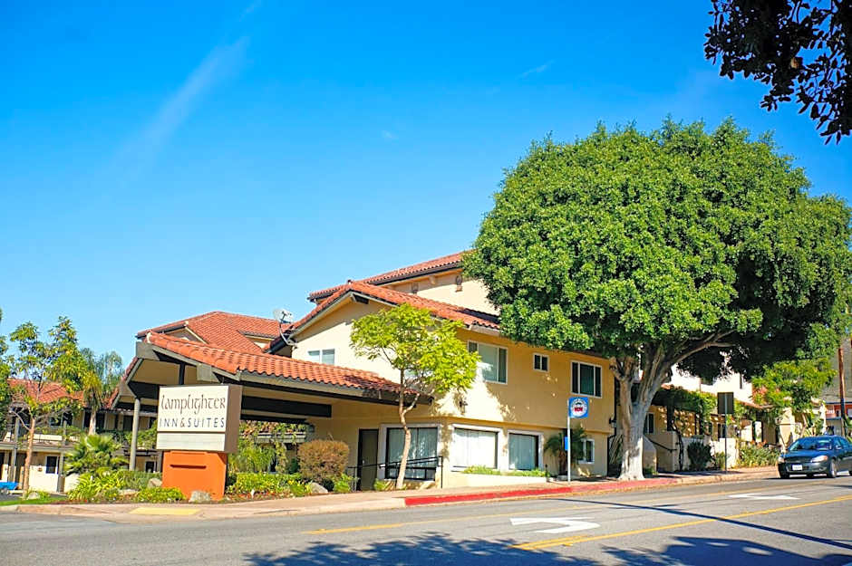 Lamplighter Inn & Suites